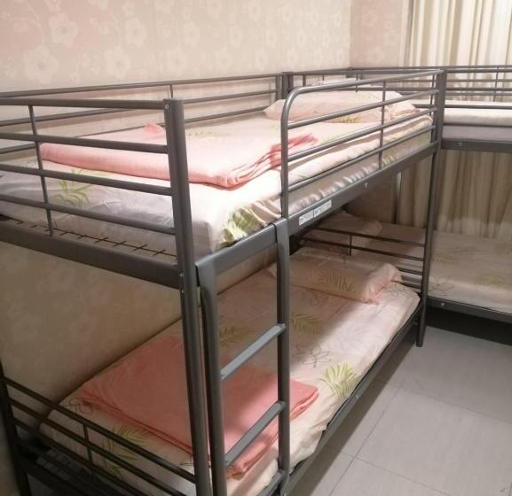 اتاق لوکس چهار تخته, Jayleen Clarke Quay