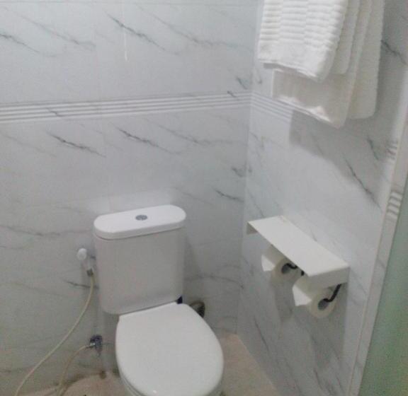 اتاق لوکس چهار تخته, Jayleen Clarke Quay