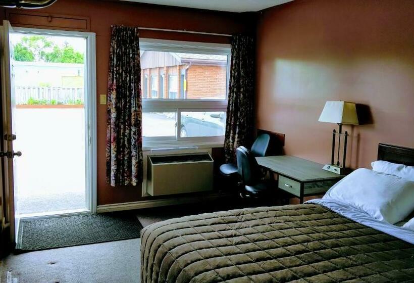 クイーンサイズベッドのスタンダードルーム, Kings Inn Midland