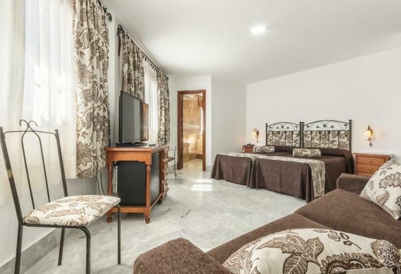 اتاق استاندارد سه نفره, La Parrita