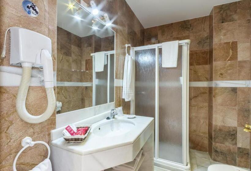 اتاق استاندارد با بالکن, La Parrita