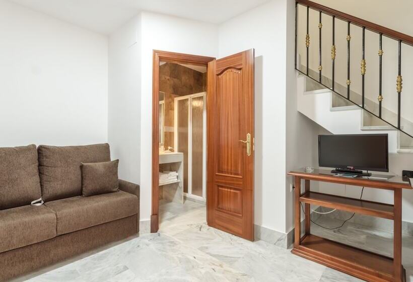 Standard Triple Room with Terrace, La Parrita