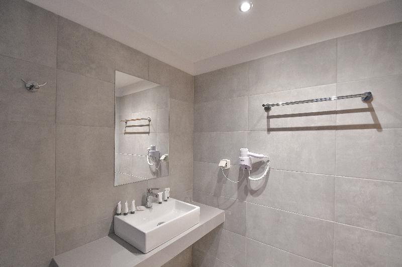 اتاق استاندارد سه نفره, La Parrita