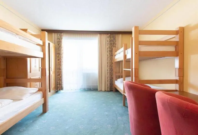ルームシェアのワンベッド, Mountain Hostel