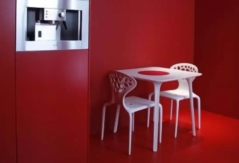 スイート, The Red Spot