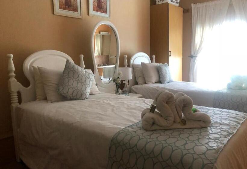 Standard room with outdoor bath, Elsjes Guesthouse