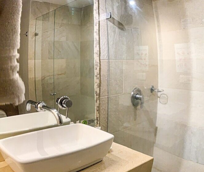 Номер Стандарт Трехместный, 1525 By Geh Suites