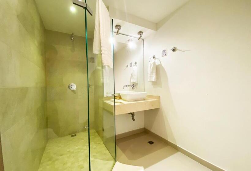 Четырехместный Номер Стандарт, 1525 By Geh Suites