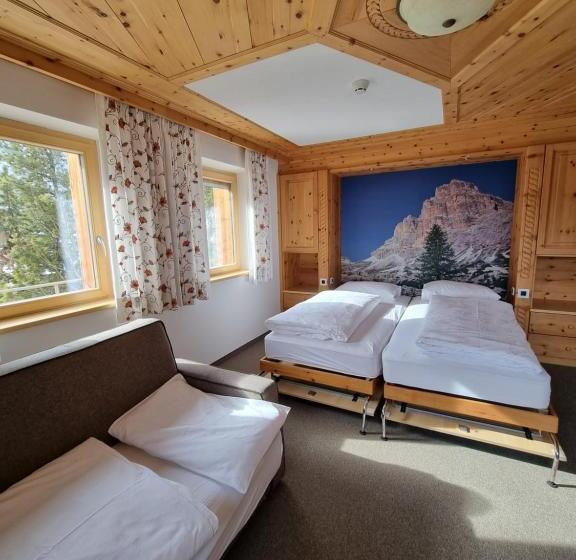 Четырехместный Номер Deluxe, Borest