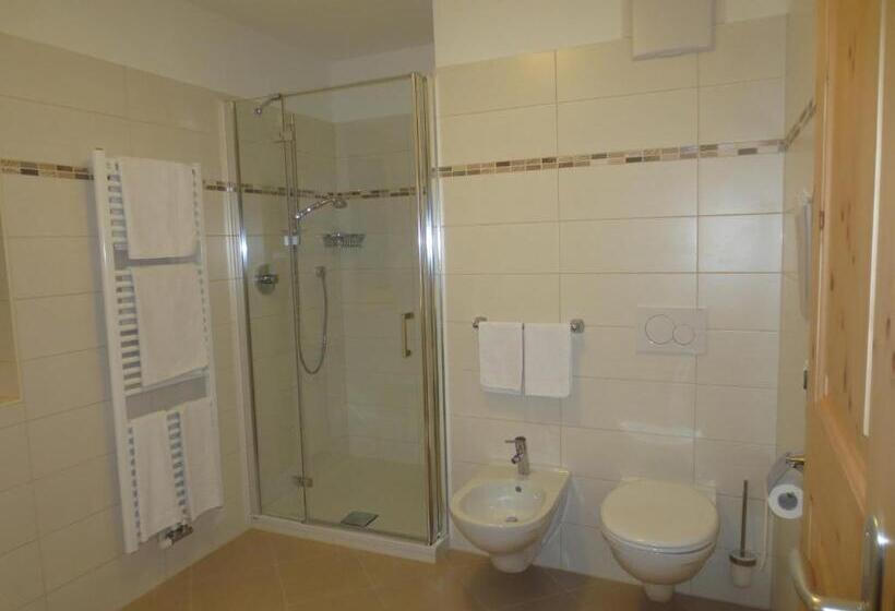 Четырехместный Номер Deluxe, Borest