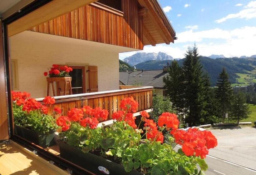 Четырехместный Номер Deluxe, Borest