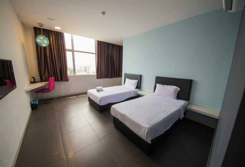 اتاق اجرایی, B&s Boutique