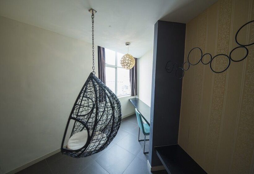 اتاق لوکس, B&s Boutique