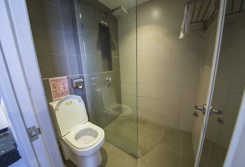 اتاق اجرایی, B&s Boutique