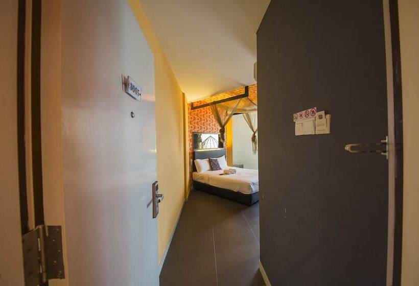 Deluxe Room, B&s Boutique