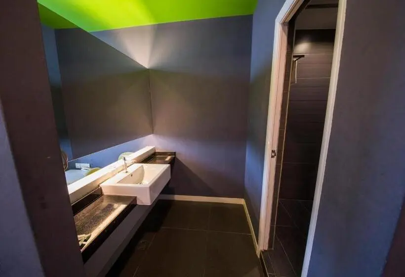 اتاق لوکس, B&s Boutique