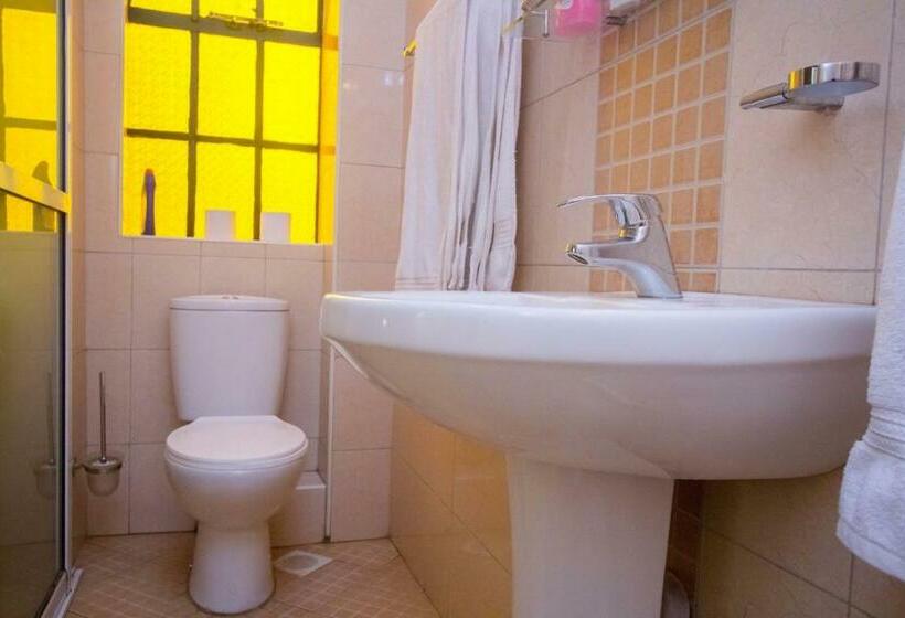 اتاق لوکس, Capital Heights