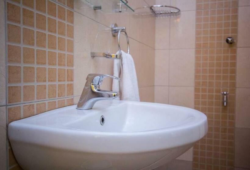 Deluxe Room, Capital Heights
