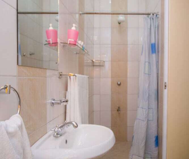 Deluxe Room, Capital Heights