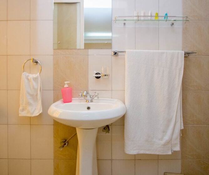 اتاق لوکس, Capital Heights