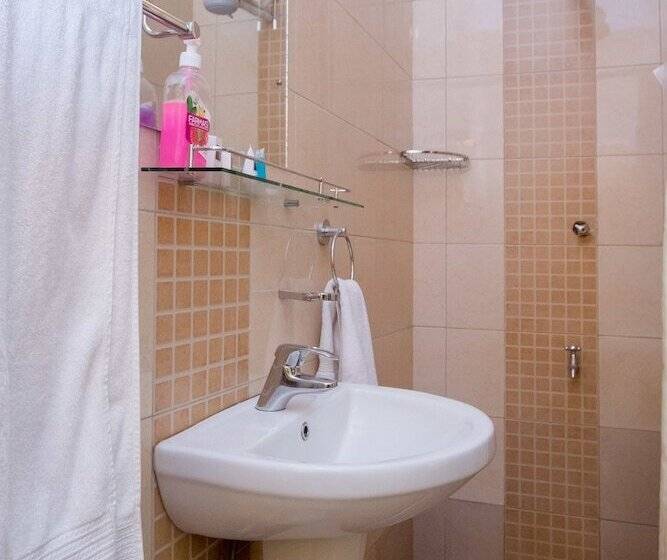 اتاق لوکس, Capital Heights