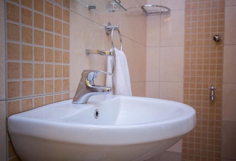 اتاق لوکس, Capital Heights