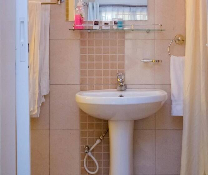 اتاق لوکس, Capital Heights