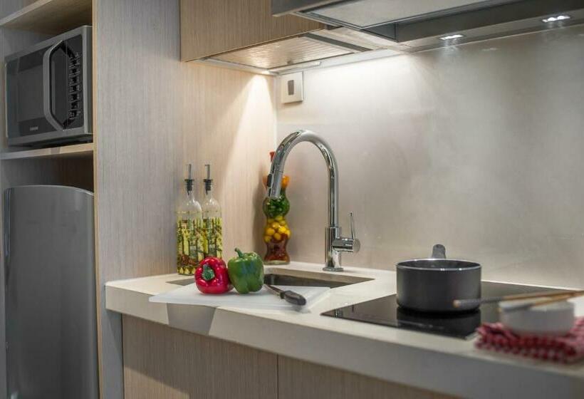 이그제큐티브 스튜디오, Citadines Omr Chennai