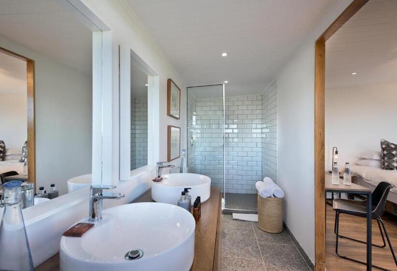 חדר דלוקס, Cradle Boutique