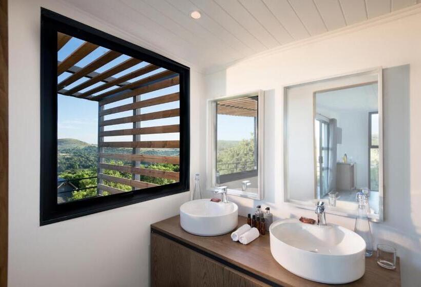 חדר דלוקס, Cradle Boutique