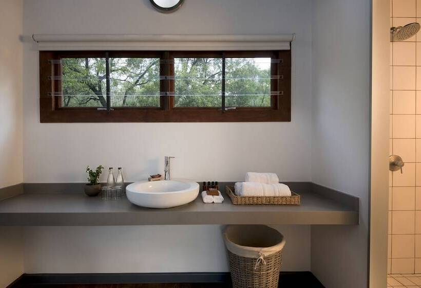 חדר דלוקס, Cradle Boutique