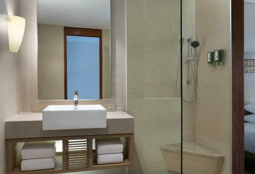 Номер Deluxe Вид на Бассейн, Fairfield By Marriott Bali Legian