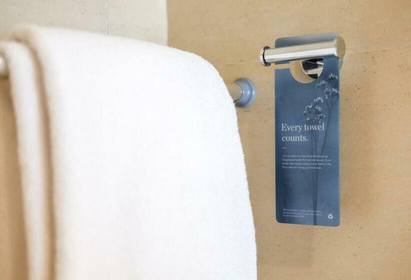 غرفة ديلوكس سرير كينج, Fairfield By Marriott Bali Legian