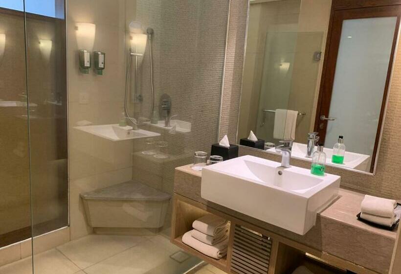 غرفة ديلوكس سرير كينج, Fairfield By Marriott Bali Legian