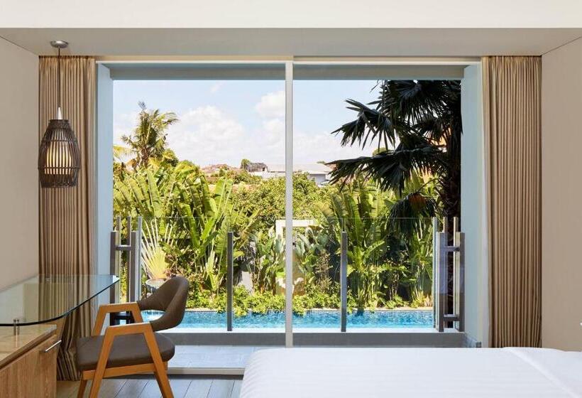 غرفة ديلوكس مطلة على حمام السباحة, Fairfield By Marriott Bali Legian
