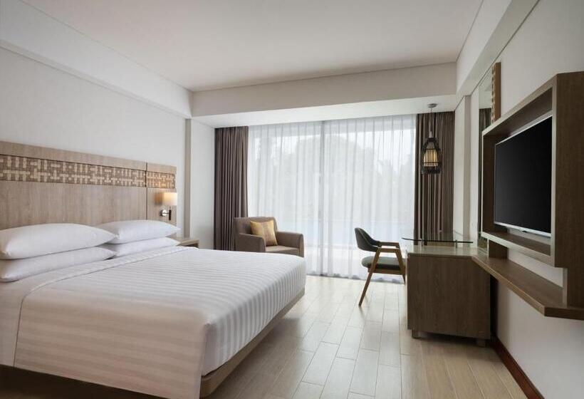 Номер Deluxe Вид на Бассейн, Fairfield By Marriott Bali Legian