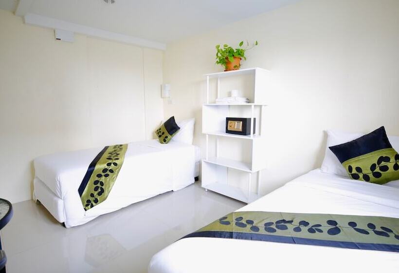 اتاق استاندارد با سرویس بهداشتی مشترک, Green House 1998