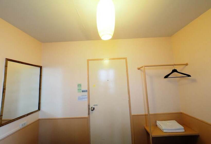 اتاق استاندارد با سرویس بهداشتی مشترک, Green House 1998