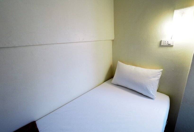 اتاق استاندارد یک تخته با سرویس بهداشتی مشترک, Green House 1998