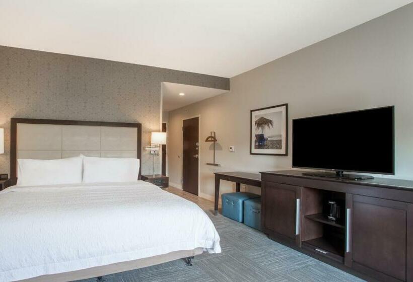 חדר סטנדרט עם מיטת קינג, Hampton Inn Rochester Penfield