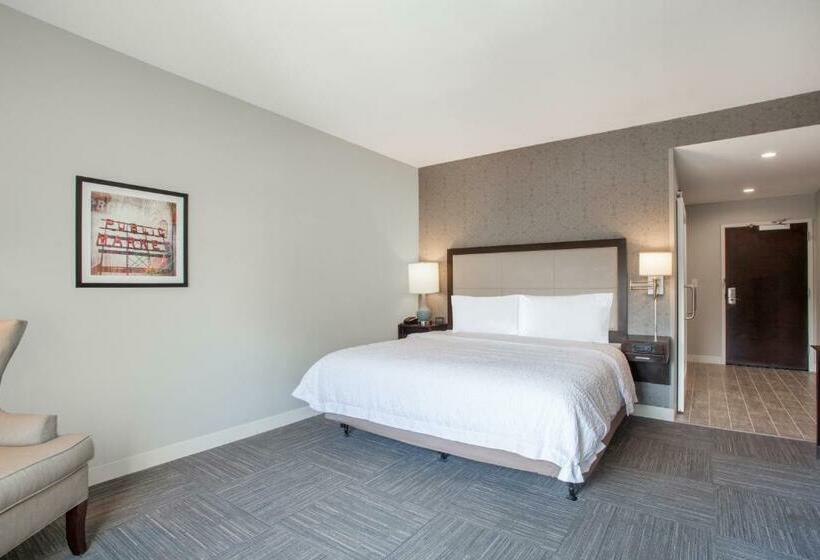 חדר סטנדרט עם מיטת קינג, Hampton Inn Rochester Penfield