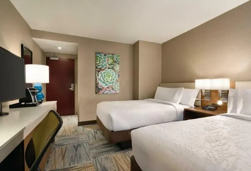 Standard Room 2 Double Beds