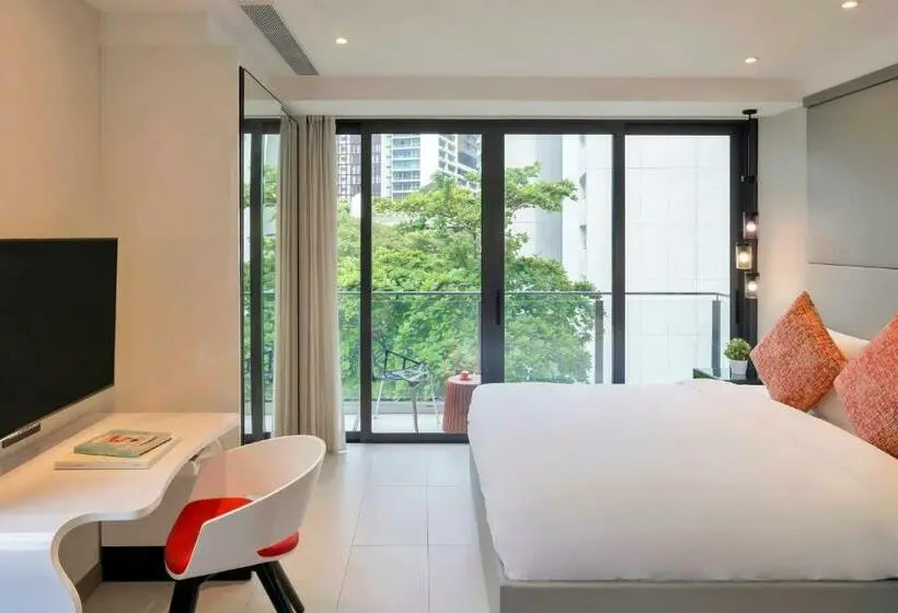 استودیوی لوکس, Oakwood Studios Singapore