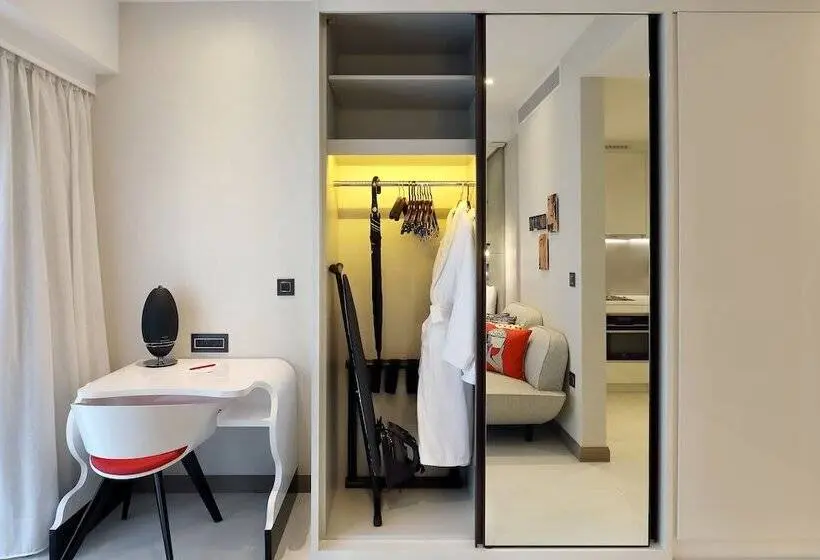 استودیوی لوکس, Oakwood Studios Singapore