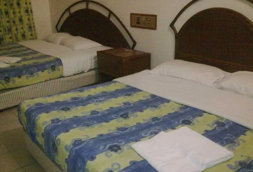 Perhehuone, Pangkor Bay View Beach Resort