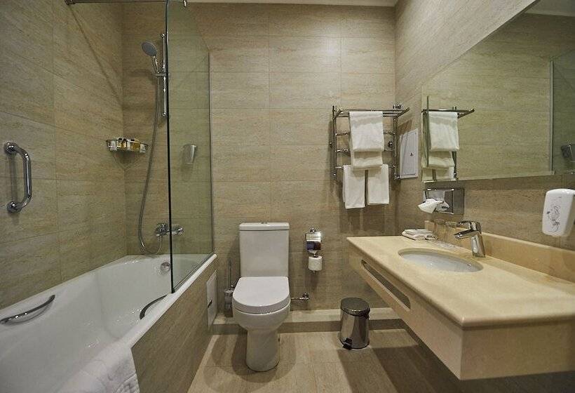 غرفة ديلوكس, Ramada By Wyndham Rostov On Don Hotel And Spa