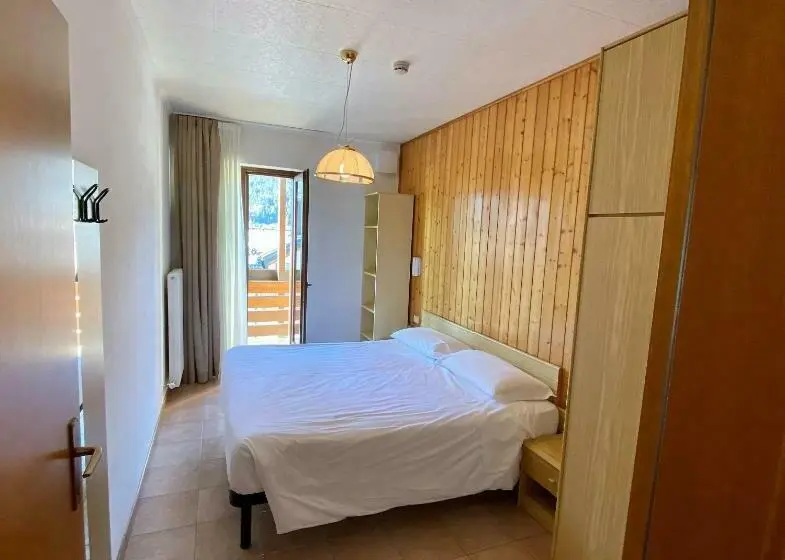 Studio Standard, Residence Diamant
