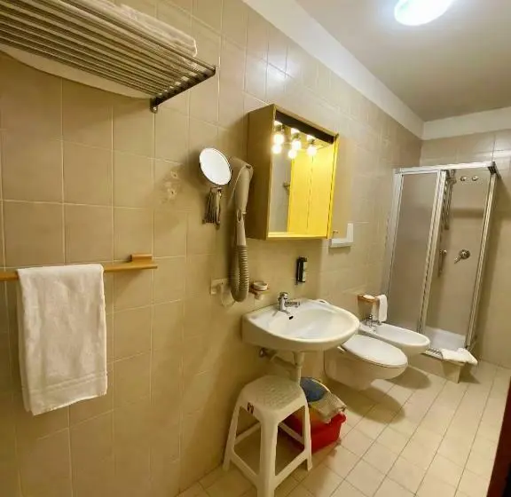 Studio Standard, Residence Diamant