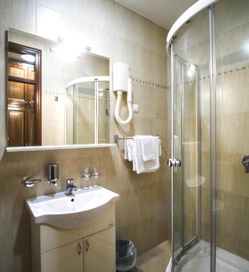 اتاق استاندارد سه نفره, Vila Vrbas