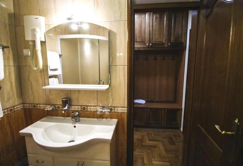 اتاق استاندارد سه نفره, Vila Vrbas